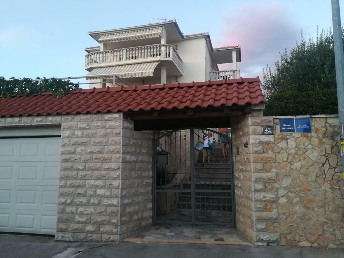 Apartmani Jureta Округ Горни Екстериор снимка